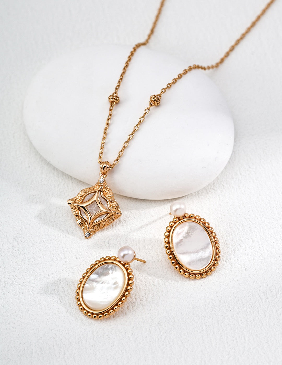 Vintage Romance|S925 Silver Pearl & Mother-of-Pearl Earrings - TAMO Jewellery