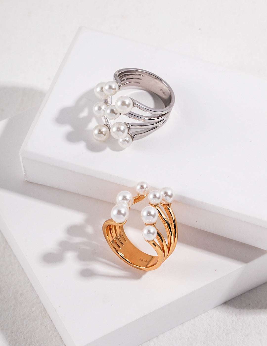 S925 Silver Open Flower Ring with Shell Pearls - TAMO Jewellery