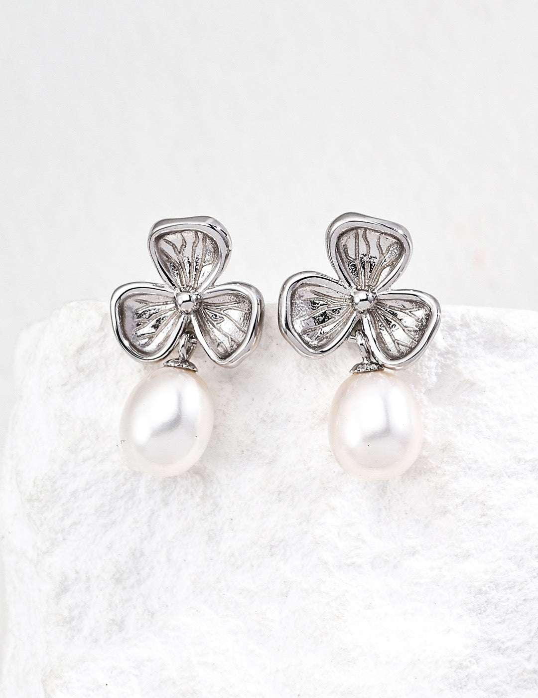 S925 Silver Clover Pearl Earrings - TAMO Jewellery